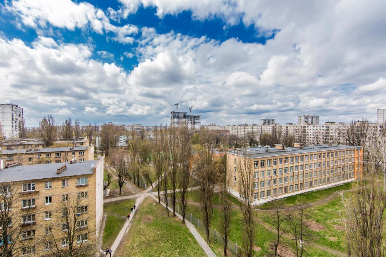 Просторная Однокомнатная Квартира Возле Скоростного Трамвая Kiew Exterior foto